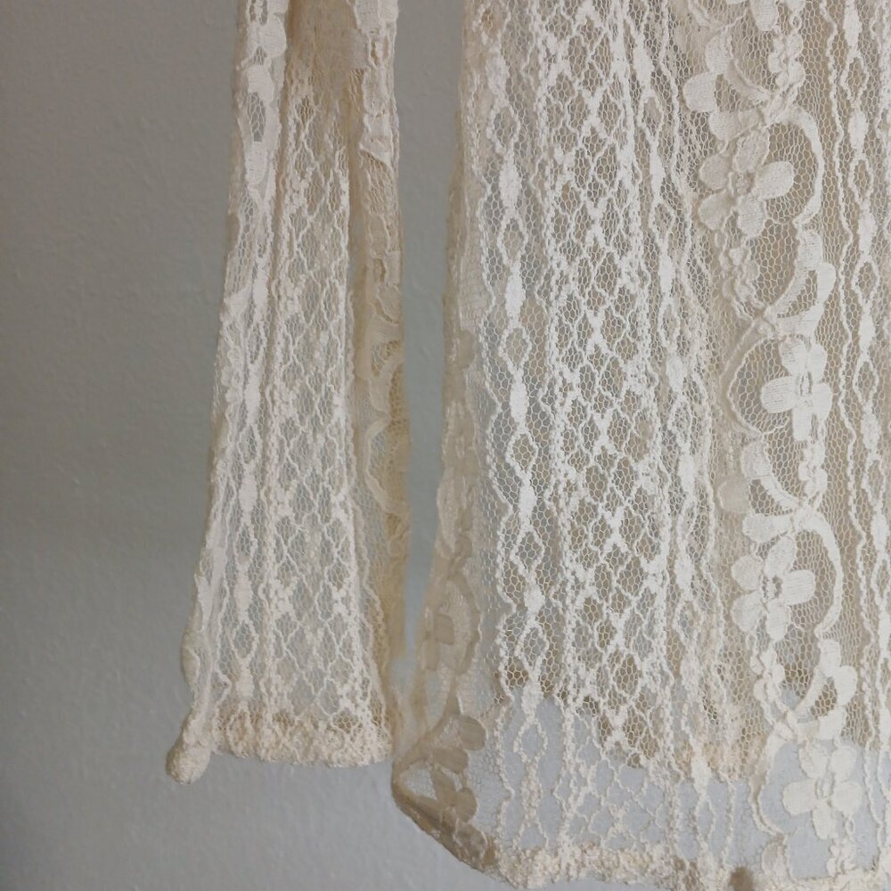 Hollister White lace top size small - Picture 4 of 7